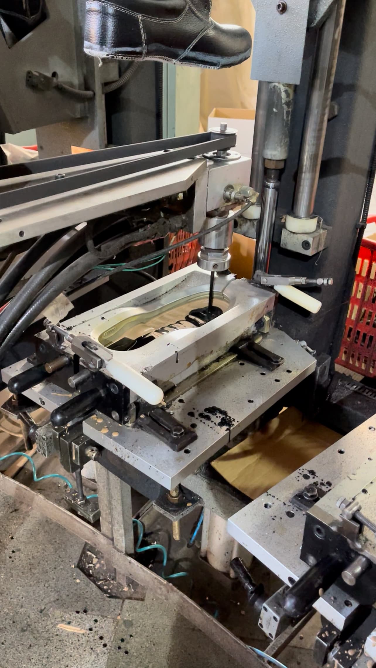 کارخانه تولید کفش ایمن پارس