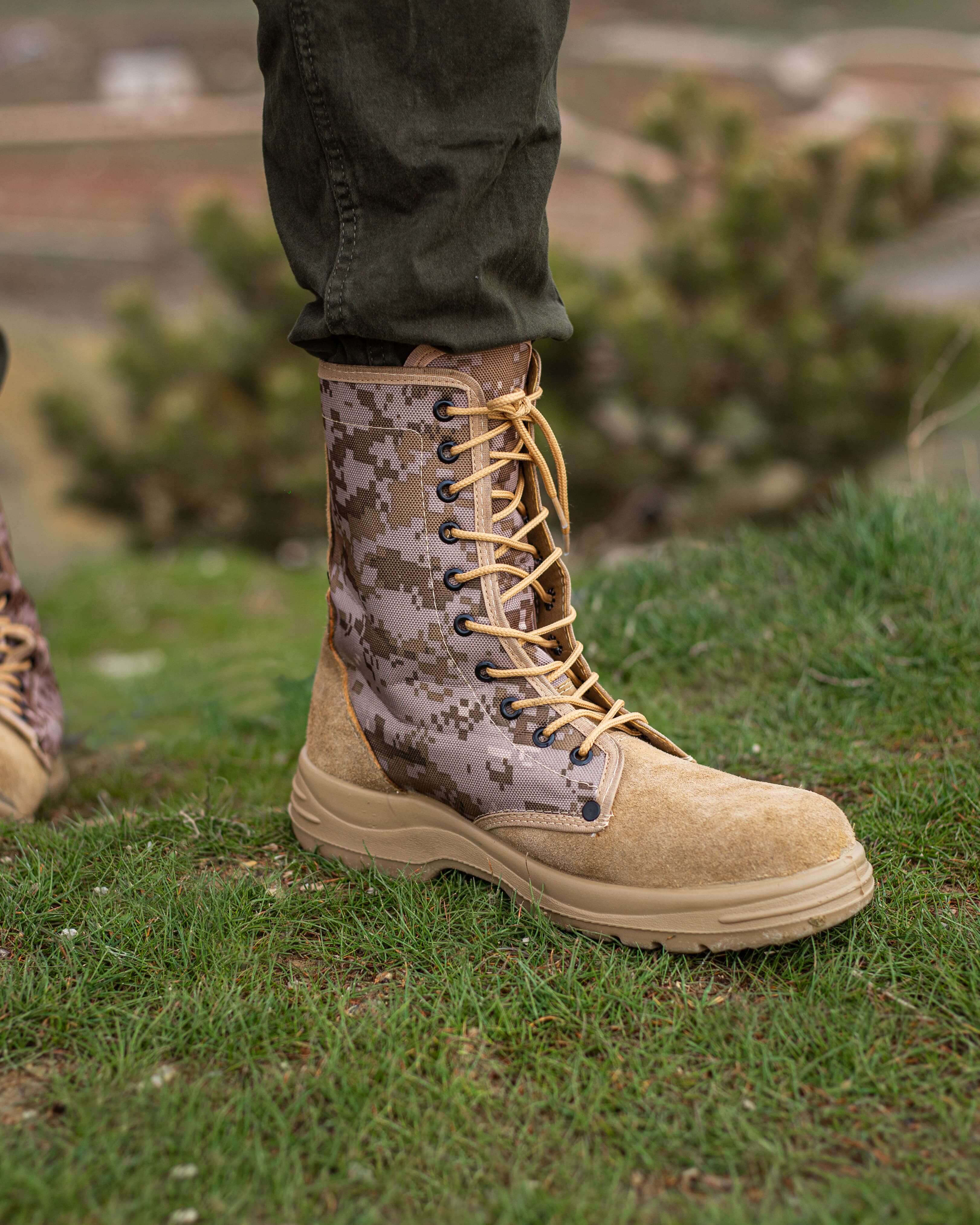 نمای بیرونی پوتین کامپیوتری